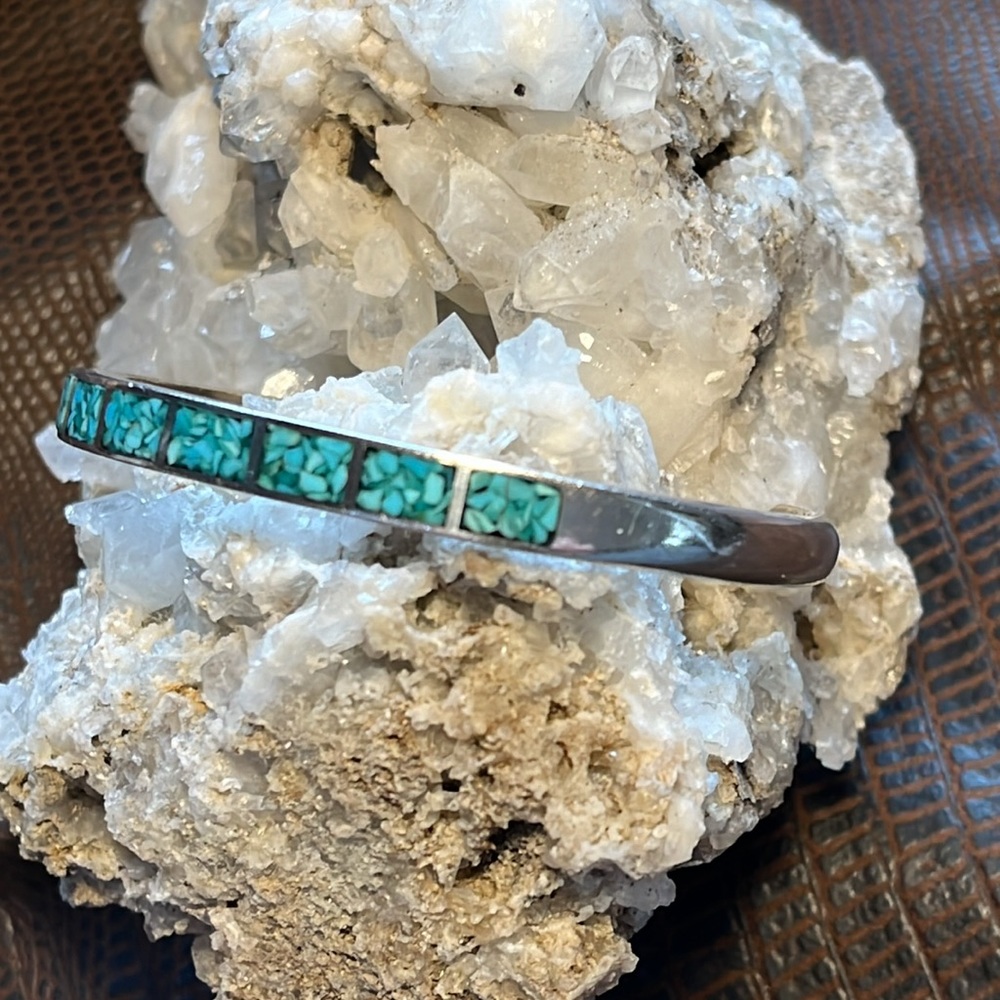 Turquoise Chip Bracelet - Picture 3 of 6